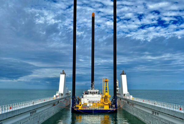 transport off shore jack up barge